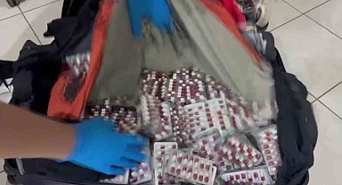 Bavulundan 5 bin 642 adet uyuşturucu hap çıktı: "Yıllık içeceğim" dedi