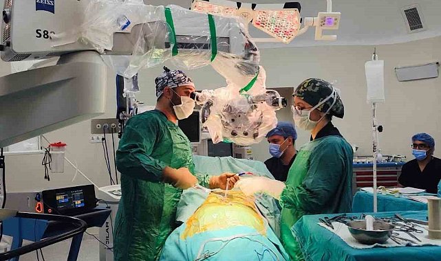 Bayburt'ta ilk kez yapılan boyun omuru operasyonu başarıyla gerçekleştirildi