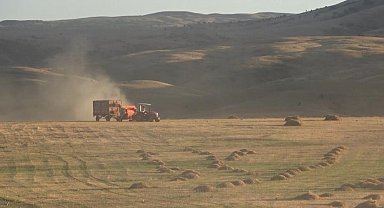 Bayburt'un Çayırköprü köyünde 194 balya ot çalındı
