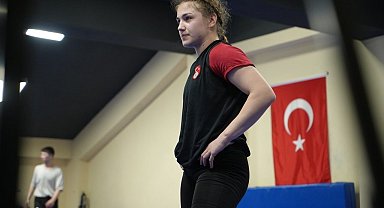 Bayburtlu milli güreşçi Akkuş, dünya üçüncüsü oldu