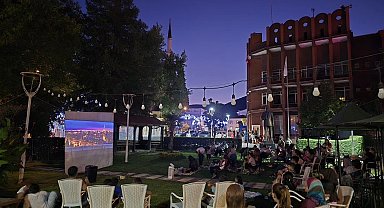 Bayırköy'de açık hava sinema geceleri devam ediyor