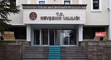 Bayrak direğindeki striptiz dansına soruşturma başlatıldı