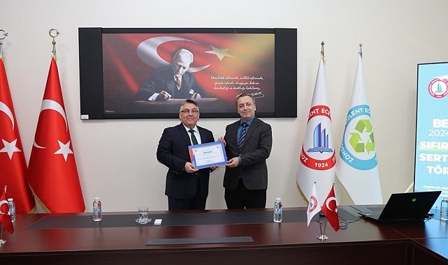 BEUN'da Sıfır Atık kapsamında en başarılı birimlere bayrak ve sertifika ödülü