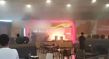 Beylikdüzü’nde AVM de yangın paniği