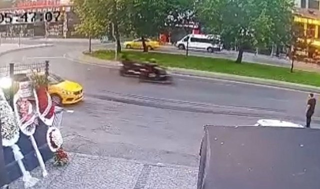 Beyoğlu'nda iş yerine silahlı saldırı güvenlik kamerasında: 1 tutuklama