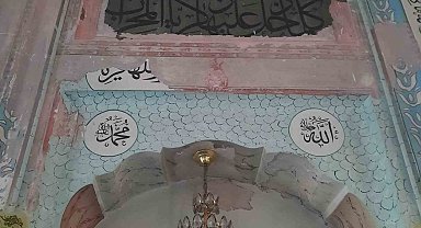 Bezzaz Cami dökülüyor
