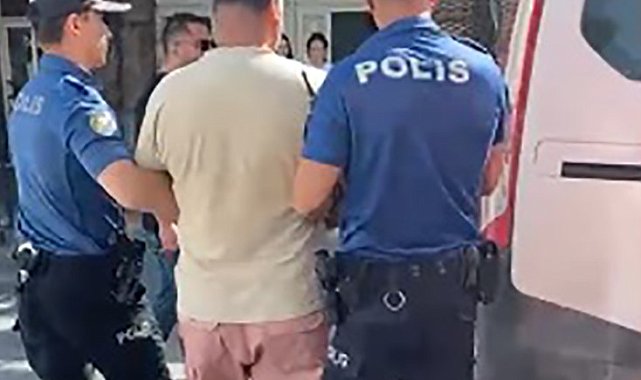 Bıçaklı gasp girişimine Konak polisinden suçüstü