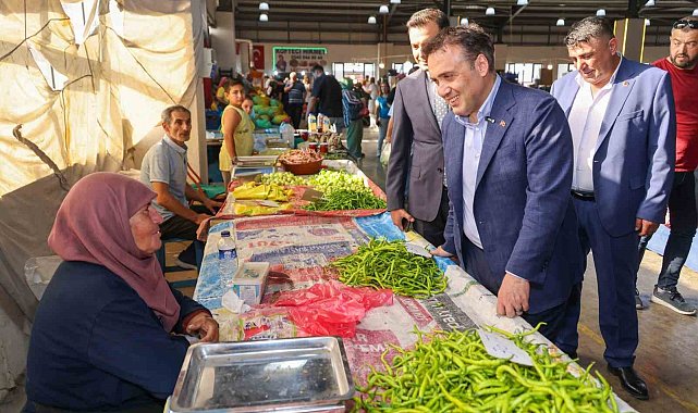 Bilecik Valisi Faik Oktay Sözer, Söğüt Perşembe Pazarı'nda esnafla buluştu
