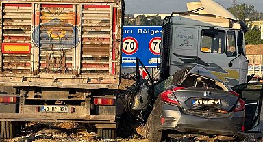 Bilecik'te tır ile otomobil çarpıştı: 1 ölü, 3 yaralı