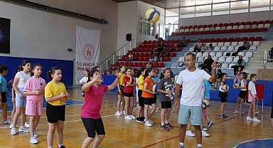 Bilecik'te yaz voleybolu devam ediyor
