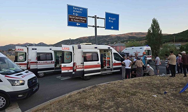 Bingöl'de trafik kazası: 11 yaralı