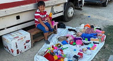 Bisiklet parası kazanmak için tezgah açan çocuklar, hayallerine erken kavuştu
