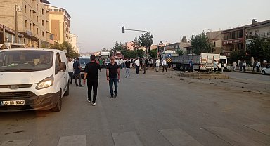 Bitlis'te freni boşalan tır, 8 aracı kullanılmaz hale getirdi