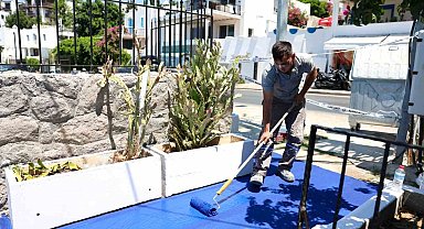Bodrum sokakları mavi ve beyaza boyanıyor