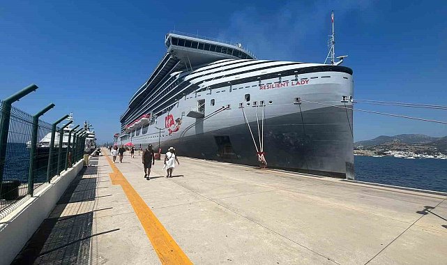 Bodrum'a 2 bin 577 yolcu getirdi