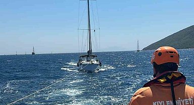 Bodrum'da arızalanan ve açık denizde sürüklenen tekne kurtarıldı