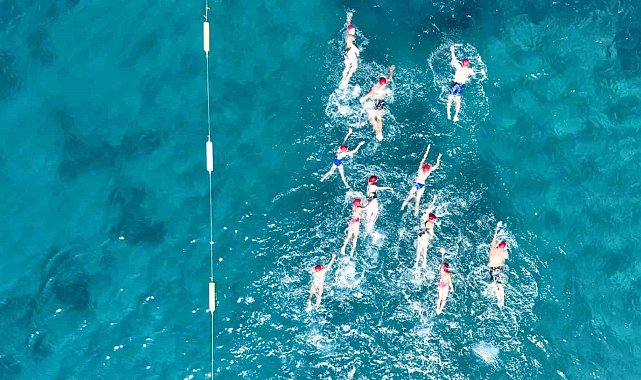 Bodrum'da sağlık için kulaç attılar