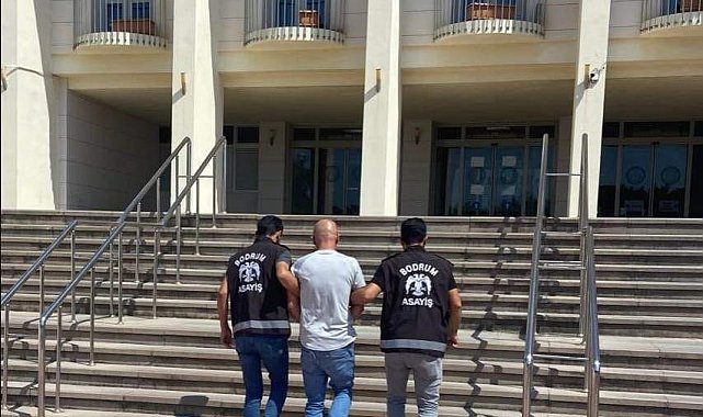 Bodrum'da suç makinesi sahte kimlikle kıs kıvrak yakalandı
