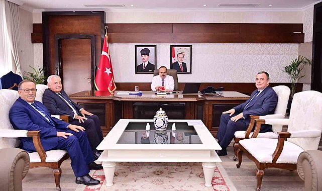 Borsa heyetinden Vali Canbolat'a kuru incir alım töreni daveti
