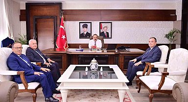 Borsa heyetinden Vali Canbolat'a kuru incir alım töreni daveti