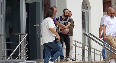 Boşanmak üzere olduğu eşini öldüren şahıs sorgusunun ardından adliyeye sevk edildi