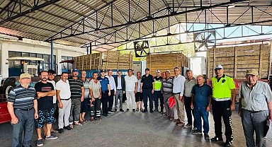 Bozdoğan'da traktörlere reflektör dağıtımı