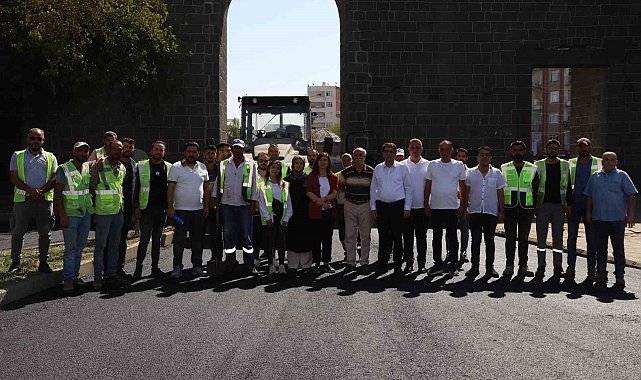 Bucak, asfalt çalışmasını yerinde inceledi