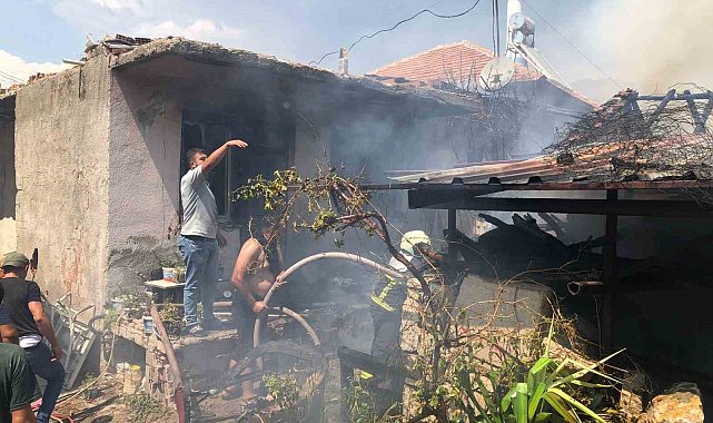 Burdur'da ahırda çıkan yangın eve sıçradı: 6 kişi dumandan etkilendi