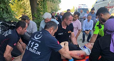 Burdur'da traktör otomobille çarpıştı: 4 yaralı