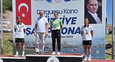 Bursa Büyükşehir Belediyesporlu kanocular madalyaları topladı