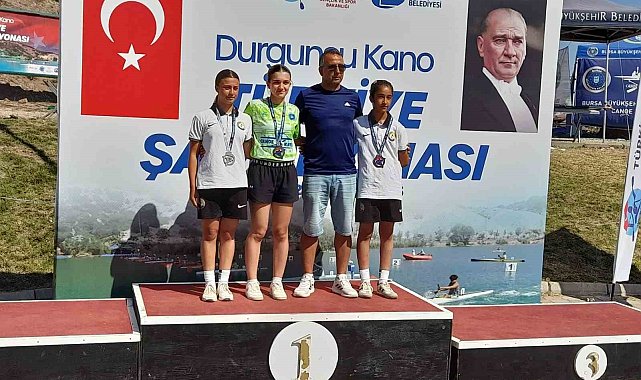 Bursa Büyükşehir Belediyesporlu kanocular madalyaları topladı