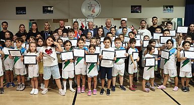 Bursa Nilüfer'de sporla dolu yaz renkli gösterilerle noktalandı