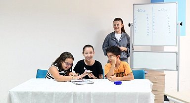 Bursa Osmangazi'de kitap dostları yarıştı