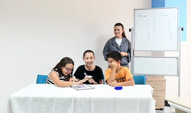 Bursa Osmangazi'de kitap dostları yarıştı