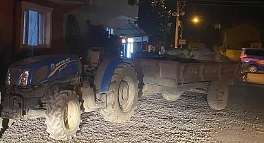 Bursa'da babasının kullandığı traktörün önüne atlayan çocuk ağır yaralandı