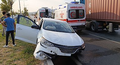 Bursa'da cip ile otomobil çarpıştı: 2 yaralı