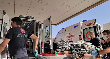 Bursa'da kamyon ile motosiklet çarpıştı: 2 ağır yaralı