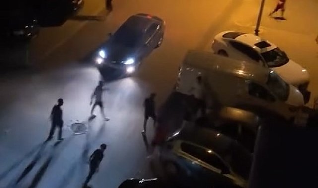 Bursa'da mahallenin gençleri bir birine girdi