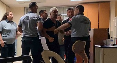 Bursa'da otomobil motosiklete çarptı: 2 yaralı