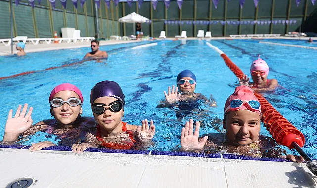 Bursalı minik yüzücüler sertifikalandı