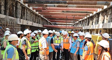Büyükakın Körfezray Metrosu tünel çalışmalarını inceledi