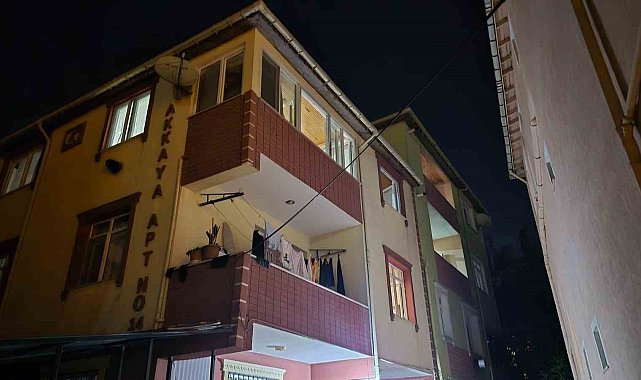 Büyükçekmece'de duvarlarından sesler gelen 2 bina boşaltıldı