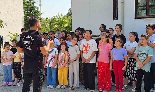 Büyükşehir belediyesi semt konakları öğrencilerine deprem ve yangın eğitimi verildi