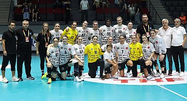 Büyükşehir hentbol takımı finalde