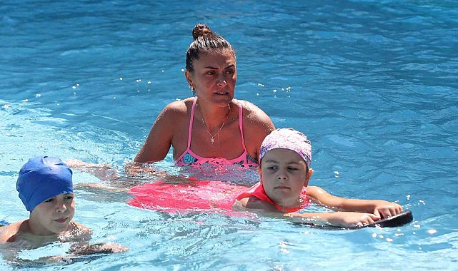 Büyükşehir'den çocuklara ücretsiz yüzme kursu