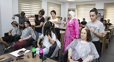 Büyükşehir'in kursları istihdama katkı sağlıyor