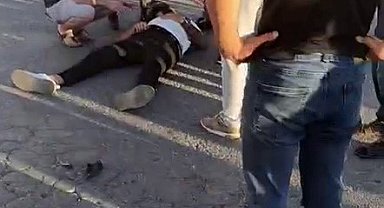 Cadde üzerinde motosiklet ve otomobil çarpıştı: 1 yaralı