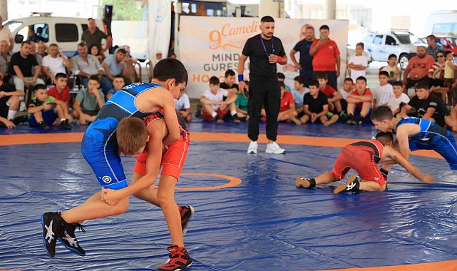 Çameli'nde 9. kez düzenlenen festivalde minikler minderde mücadele etti