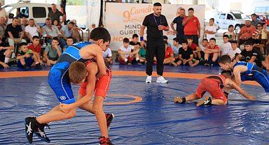 Çameli'nde 9. kez düzenlenen festivalde minikler minderde mücadele etti