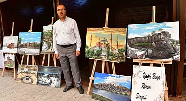 Cami imamından yağlı boya sergisi